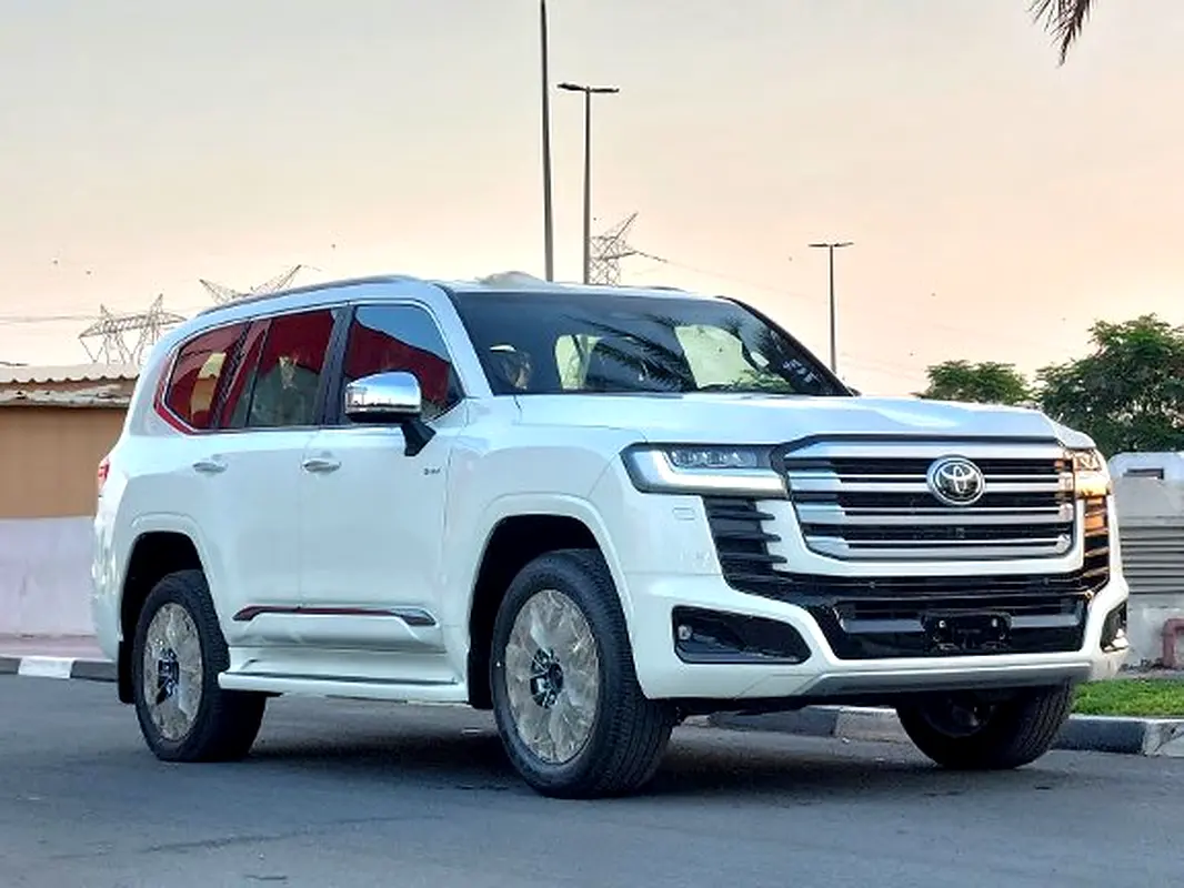 Toyota Land Cruiser 2026 — photo 1 of 15