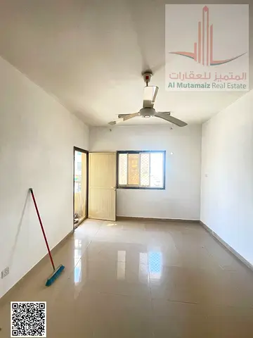 للايجار السنوي بعجمان استديو مساحة كبيررة ببنايه حسن ال علي بالروضة 3 مطلوب 17000 دفعات والتأمين شيك