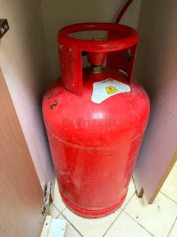 LPG Cylinder with Regulator and Hose used only 8 months