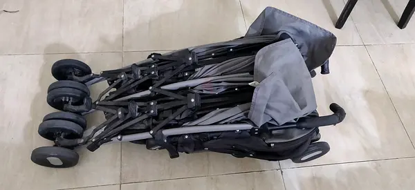 Lightweight foldable baby stroller - compact and easy to carry