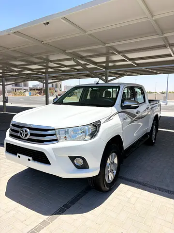 Toyota Hilux Double Cab GLX 2017 | GCC Specs 4WD | first Owner Original paint 143,000 km