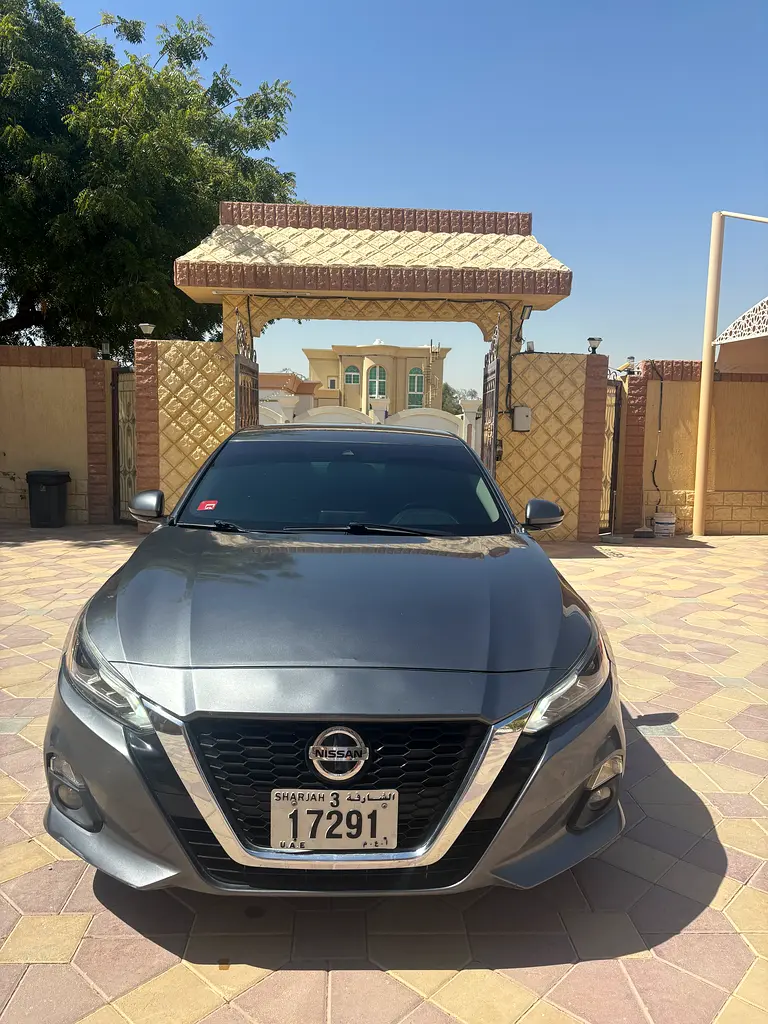 Nissan Altima 2020 — photo 1 of 12