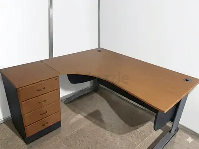 L-shaped Wooden Office Desk with 4-Drawer Pedestal