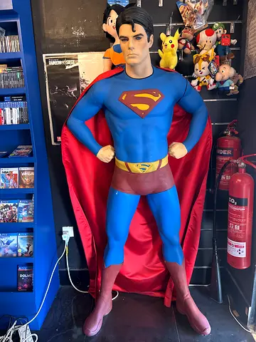Life-size Superman Statue / Collectible Figure