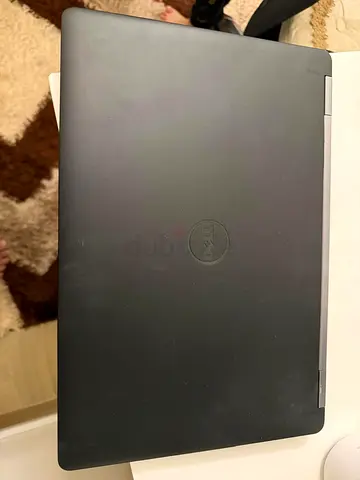 Latitude E5570 laptop