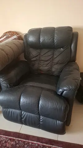 Used Black Leather Recliner Armchair - Comfortable Single Seat