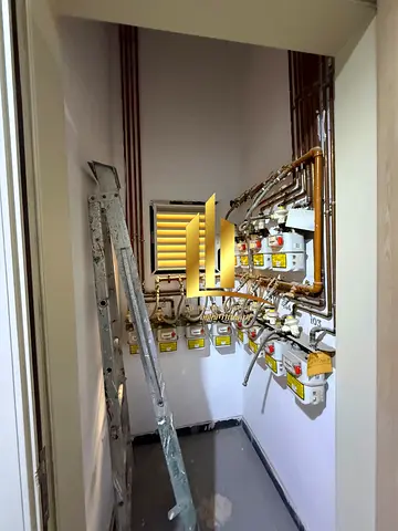 🏢 للبيع بناية استثمارية في الحوشي – الشارقة