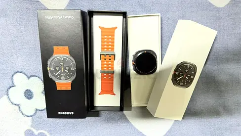 Samsung Galaxy Watch Ultra with extra orange strap - Good condition