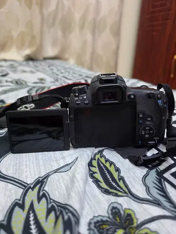 Canon 77D - with 50mm lens
