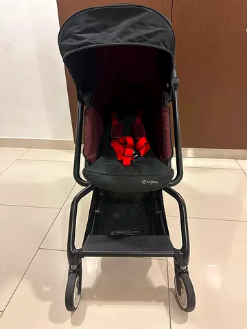 Cybex Eezy S Twist - Ferrari Version lightweight stroller with red harness – good condition