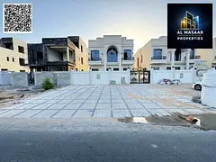 Classic villa at a bargain price with a very large 15-meter front setback, and the price also includ