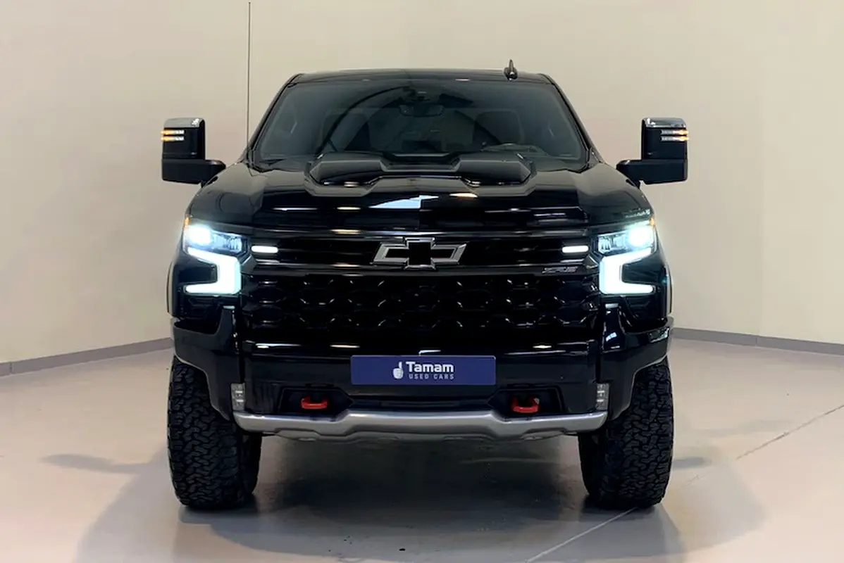 Chevrolet Silverado 2023 — photo 1 of 8