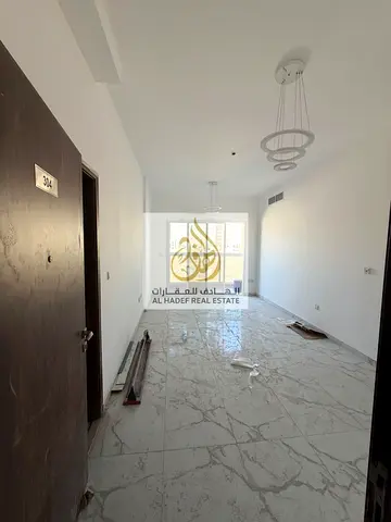 🏡✨ للإيجار السنوي – بناية جديدة (أول ساكن) في الجرف 3 – عجمان ✨🏡  🌟 فرصة مميزة للسكن في بناية جديدة بالكامل أول ساكن بموقع استراتيجي خلف السوق الصي