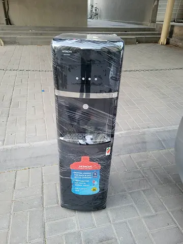 Bottom load water dispenser