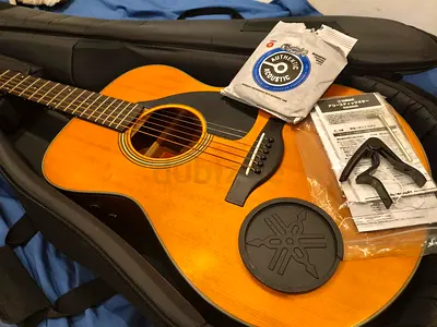 🎸 Yamaha Red Label FSX3 Acoustic Guitar – 3,800 AED