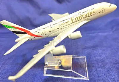 Beautiful brand new Emirates model plane 16 cms big is available for sale