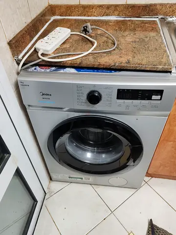 Midea Front-Load Washing Machine - Good Working Condition