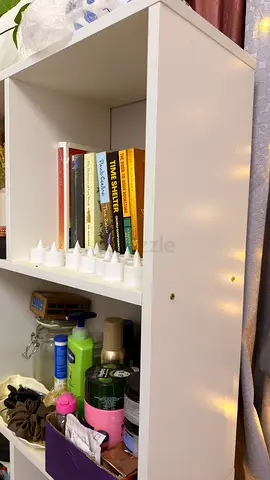 White 4-Tier Storage Shelf / Bookcase - Good Condition 100 x 24 x 178cm