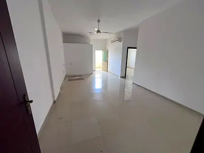 بلكونة _ تكييف سبليت _ صيانه جديده بالكامل _ مساحه كبيره _ سهل المخرج محمحد بن زايد