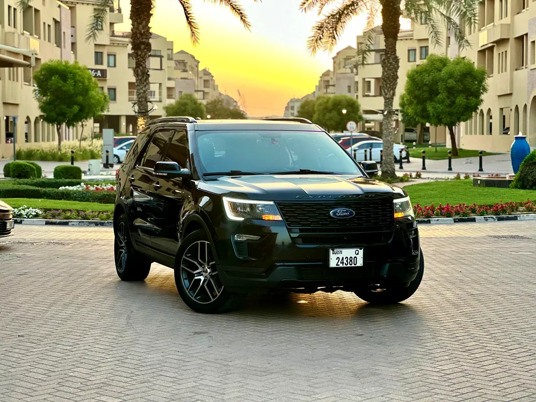 Ford Explorer 2019 — photo 1 of 20