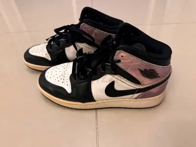 Air Jordan Girl Shoes - size 35