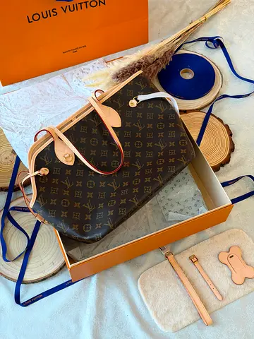 Louis Vuitton Monogram Neverfull MM - Dog bag