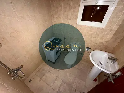 استوديو بمطبخ منفصل للإيجار السنوي في المويهات 3 مقابل أكاديمية عجمان – مساحات واسعة وموقع استراتيجي قريب من شارع محمد بن زايد