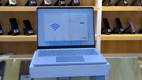 microsoft surface laptop 13 1st edition snapdragon x plus TDRA