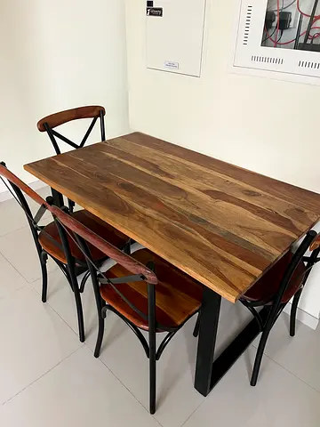 Lucky’s Table and Chairs