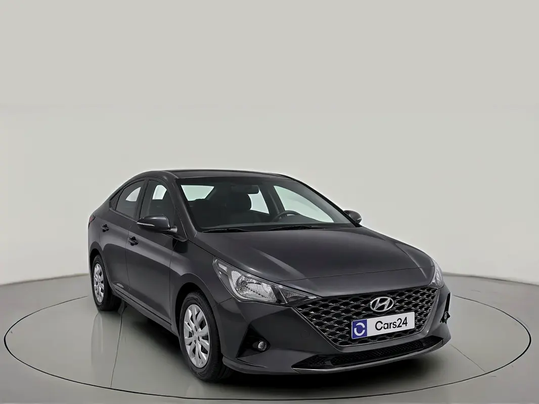 Hyundai Accent 2022 — photo 1 of 12