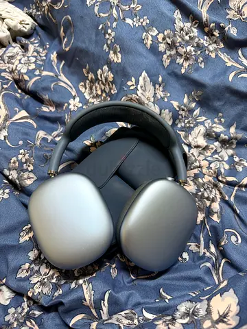 Apple AirPods Max (Space Gray) - Good Condition, Original Case Included