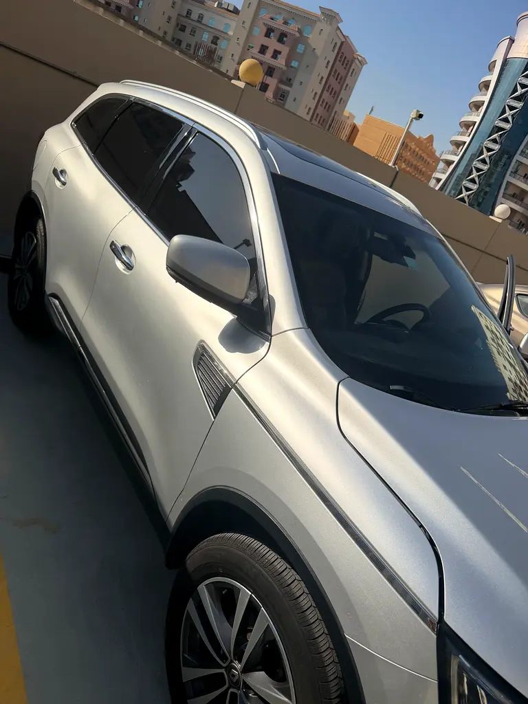 Renault Koleos 2018 — photo 1 of 9