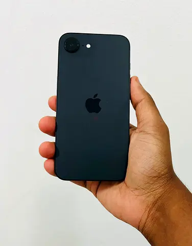Apple iPhone 16e