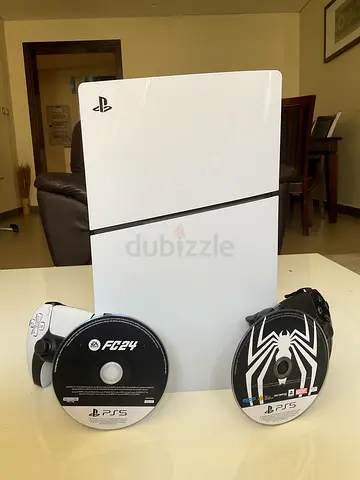 PS5 slim with 2 controllers,spiderman 2and FC24