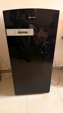 AFTRON Mini Refrigerator – Excellent Condition