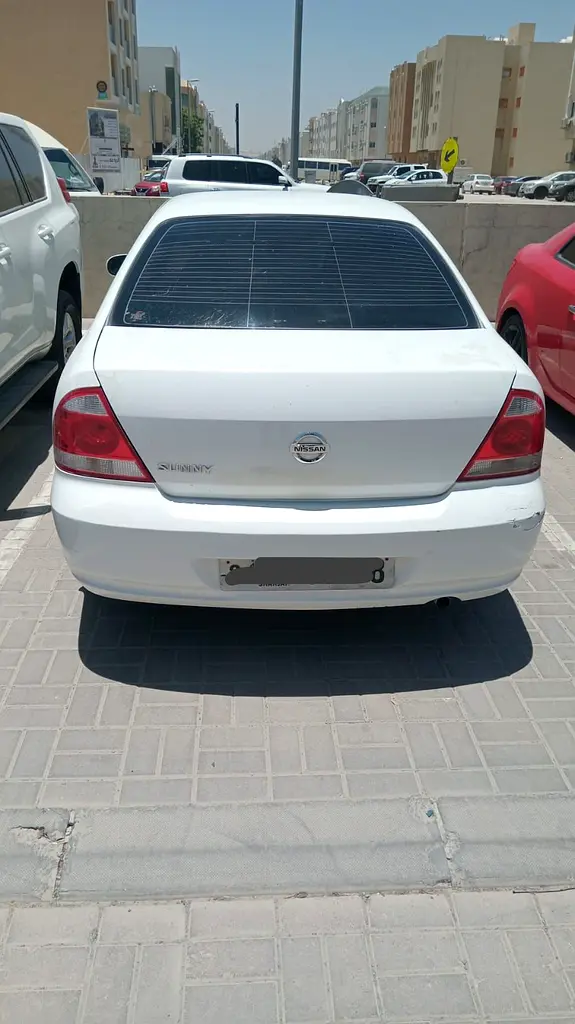 Nissan Sunny 2008 — photo 1 of 6
