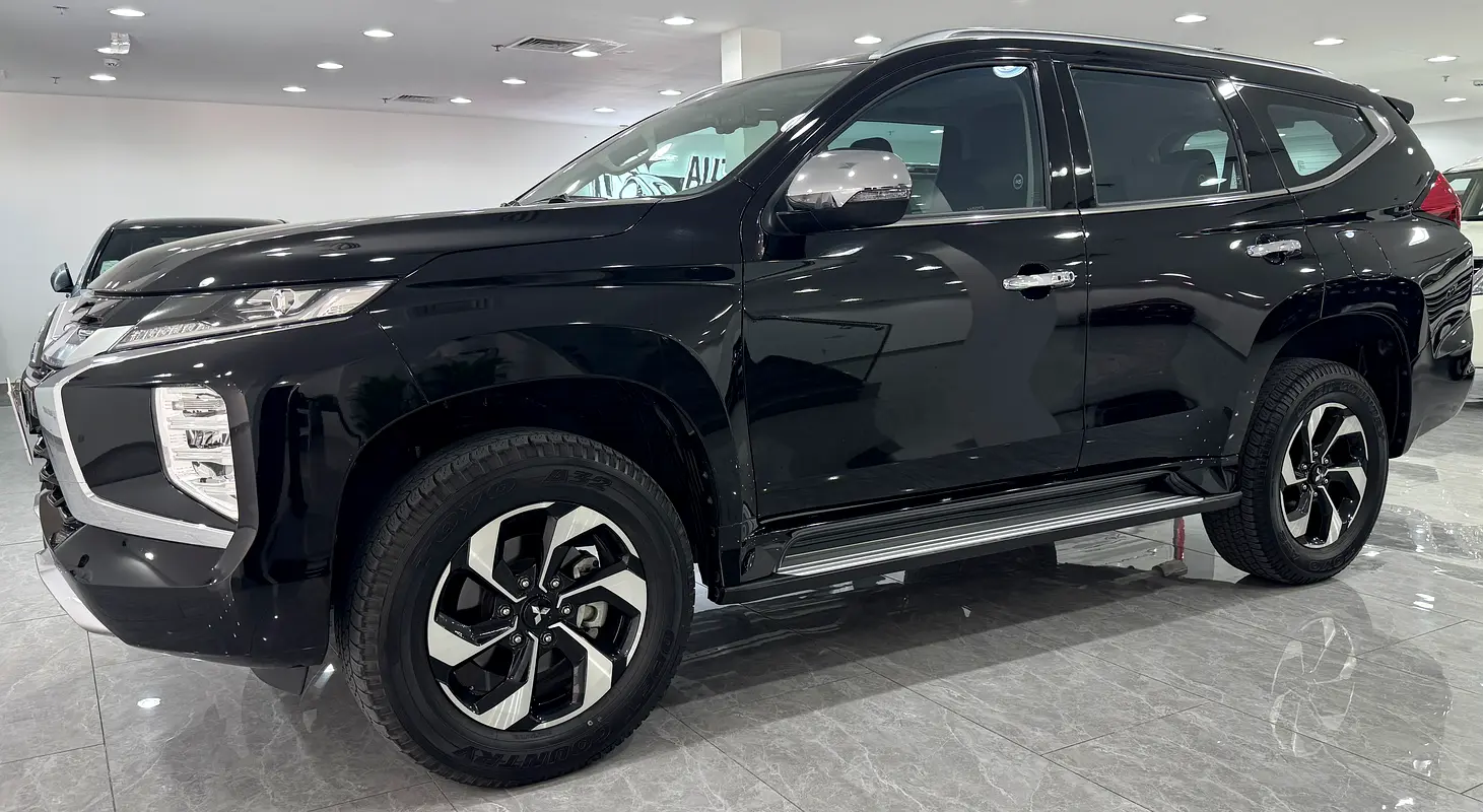 Mitsubishi Montero Sport 2025 — photo 1 of 14