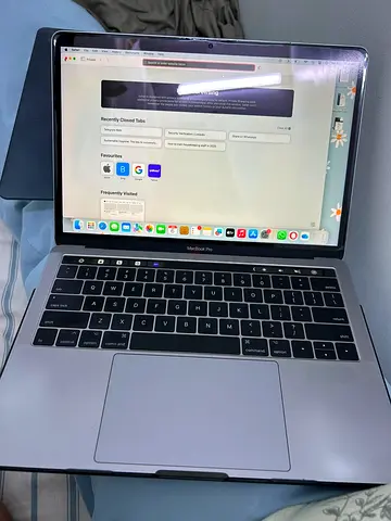 MacBook Pro 2017 (16GB RAM,512GB SSD ,Mac Os,13-inch screen with Touch Bar,Core 17, Intel HD Graphic