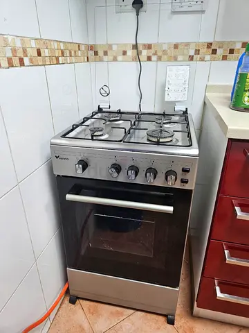 Used Venetto 4-Burner Gas Cooker with Oven - Good Condition