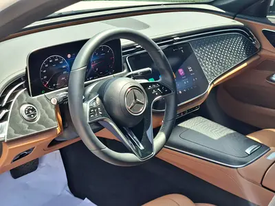 2025 Mercedes-BENZ E-CLASS 缩略图 11