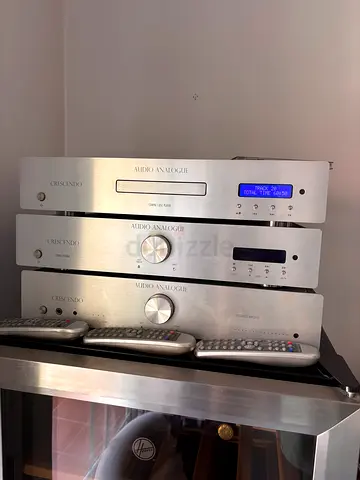 CRESENDO AUDIO ANALOGUE Audio hi-fi stack: tuner and amplifier (CD player is temperamental)