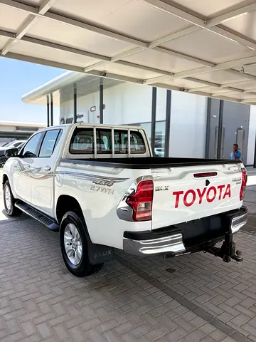 2017 Toyota HILUX — фото 4