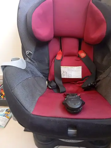 Used convertible infant car seat - burgundy/black