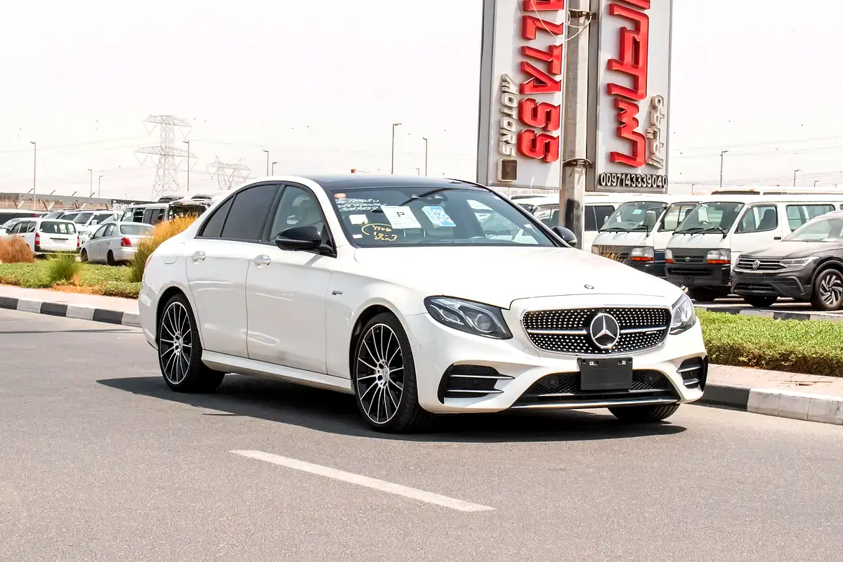 Mercedes-Benz E-Class 2017 — photo 1 of 16