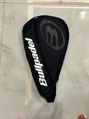 Bullpadel racket cover