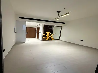 LOWER FLOOR | WELL MAINTENAIED | KITCHEN GOODS