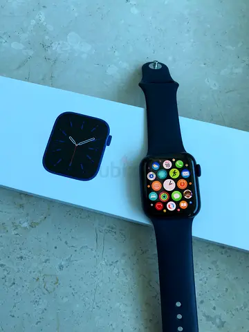 Apple Watch (Series 6, 40 mm) in good working condition with original box