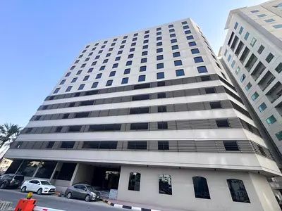 Special offer for lovers of sea views and spacious living – Apartment for annual rent on Ajman Corniche * Upscale residential tower * Private parking