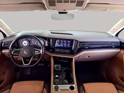 صورة 9 لـ 2021 Volkswagen TOUAREG