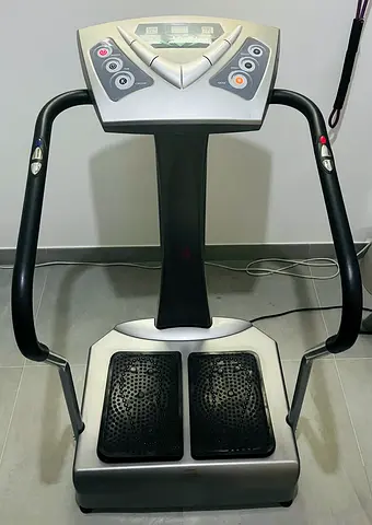 Fat Exercise Massager Vibration Machine (Model: RT-Q031) - Excellent Condition with User Manual